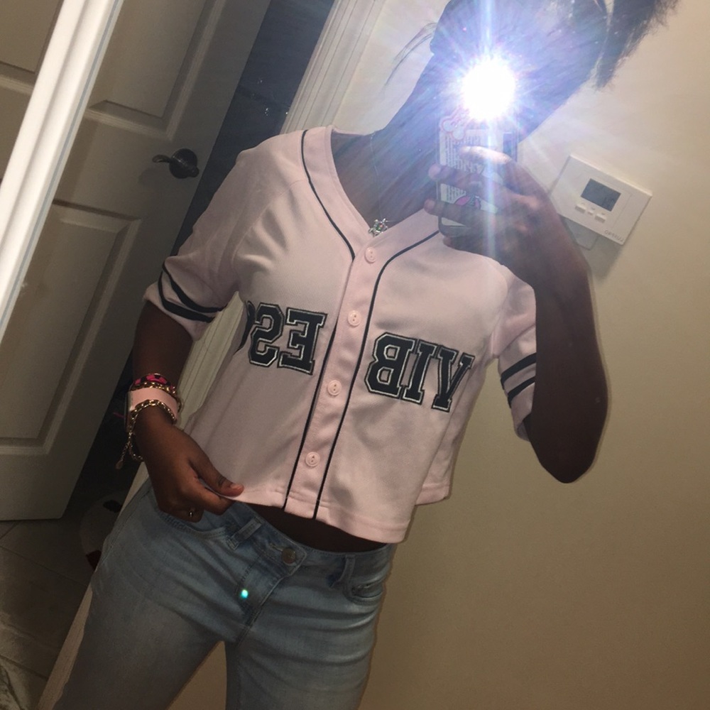 “Vibes” cropped shirt